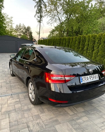 Skoda Superb cena 71800 przebieg: 100000, rok produkcji 2016 z Skawina małe 106